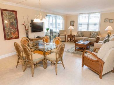 Siesta Key Two Bedroom Beach Condo Pool Views